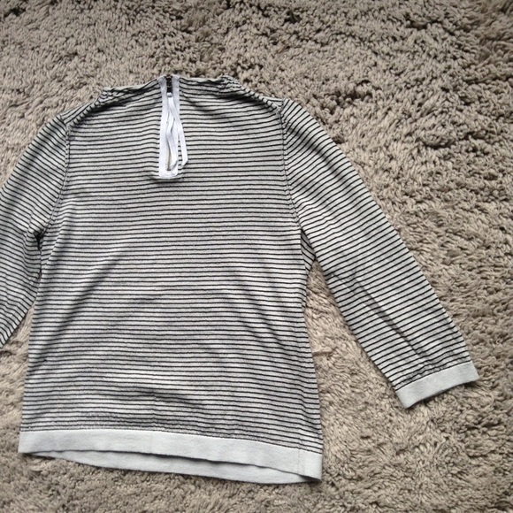 Sweater - Picture 5 of 7